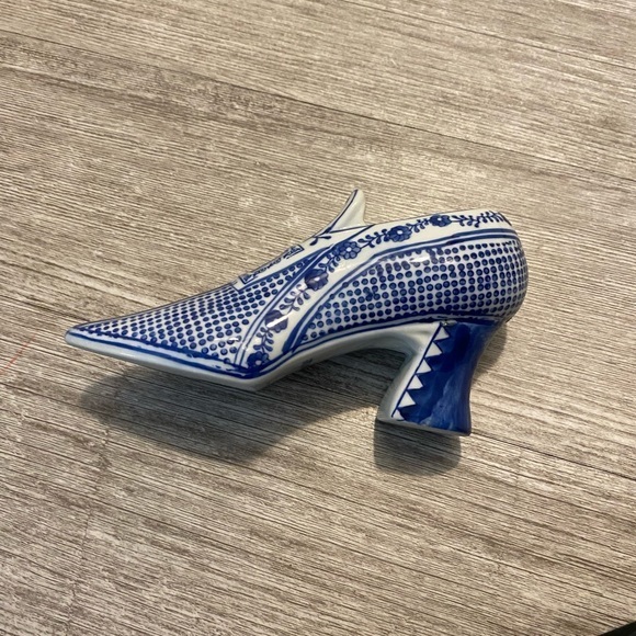 canton co Other - Blue and white decorative shoe the Canton collection is 7 3/4" long x 4 high